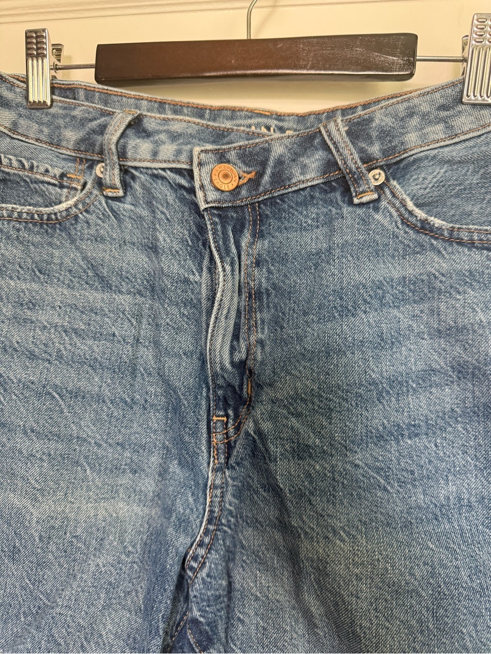 American Eagle Outfitters Highest Rise Mom Frayed Raw Hem Blue Denim Shorts Sz 8 - Picture 2 of 11